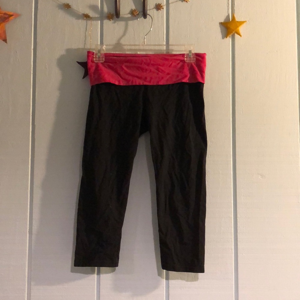 Black crop leggings